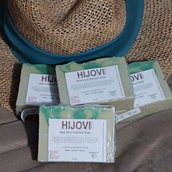 Aloe Vera Oatmeal Soap - Picture 3 of 4